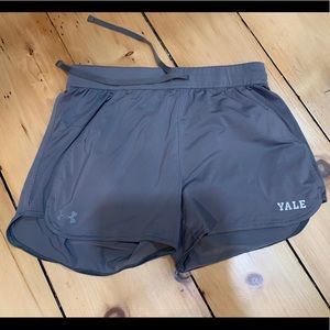 Yale Under Armour Game Time grey shorts EUC